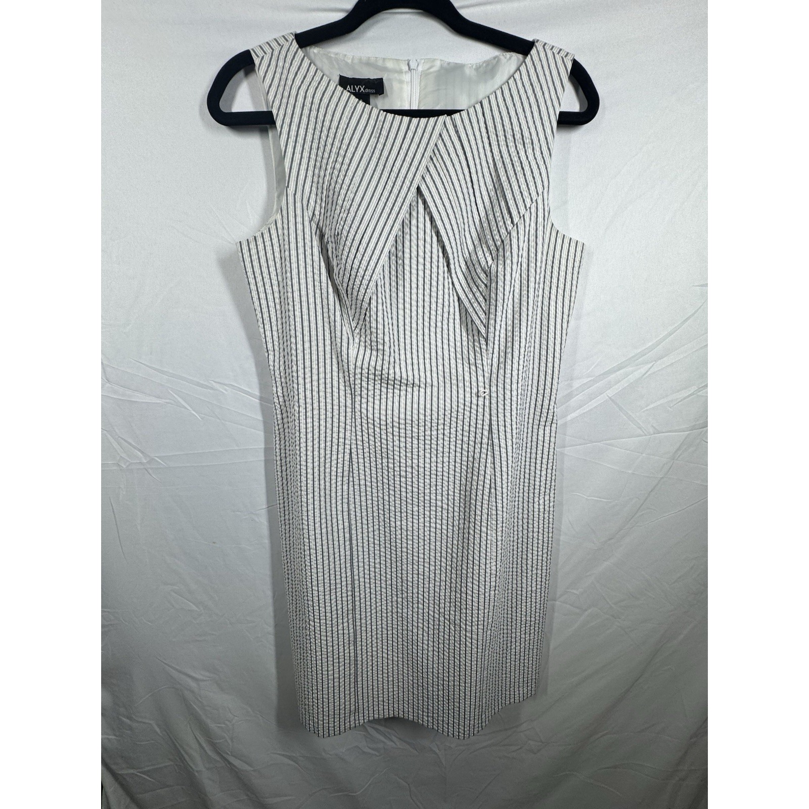 Alyx Brand White And Black Striped Sheath Dress With A Ruched Neckline Sz 8